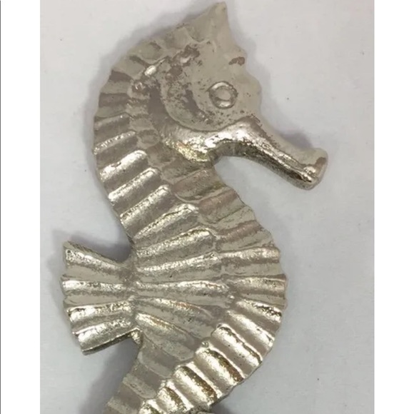 New Silver Metal Seahorse Bottle Opener - Picture 2 of 8